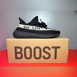 Size 7.5 - Adidas Yeezy Boost 350 V2 Oreo